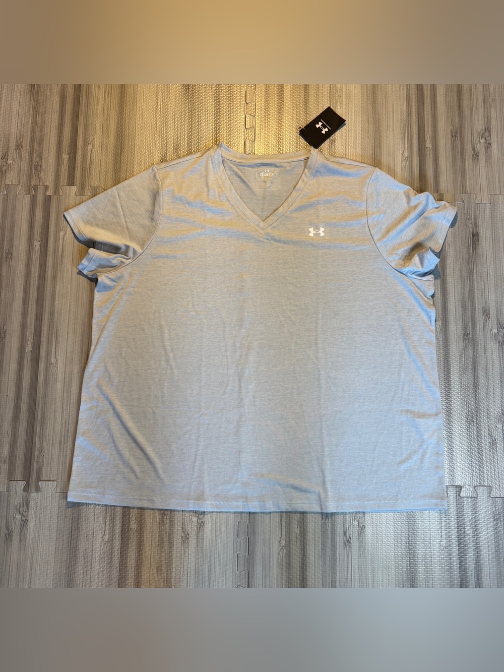 NWT Under Armour UA Tech Twist Women's V-Neck Short Sleeve Top
